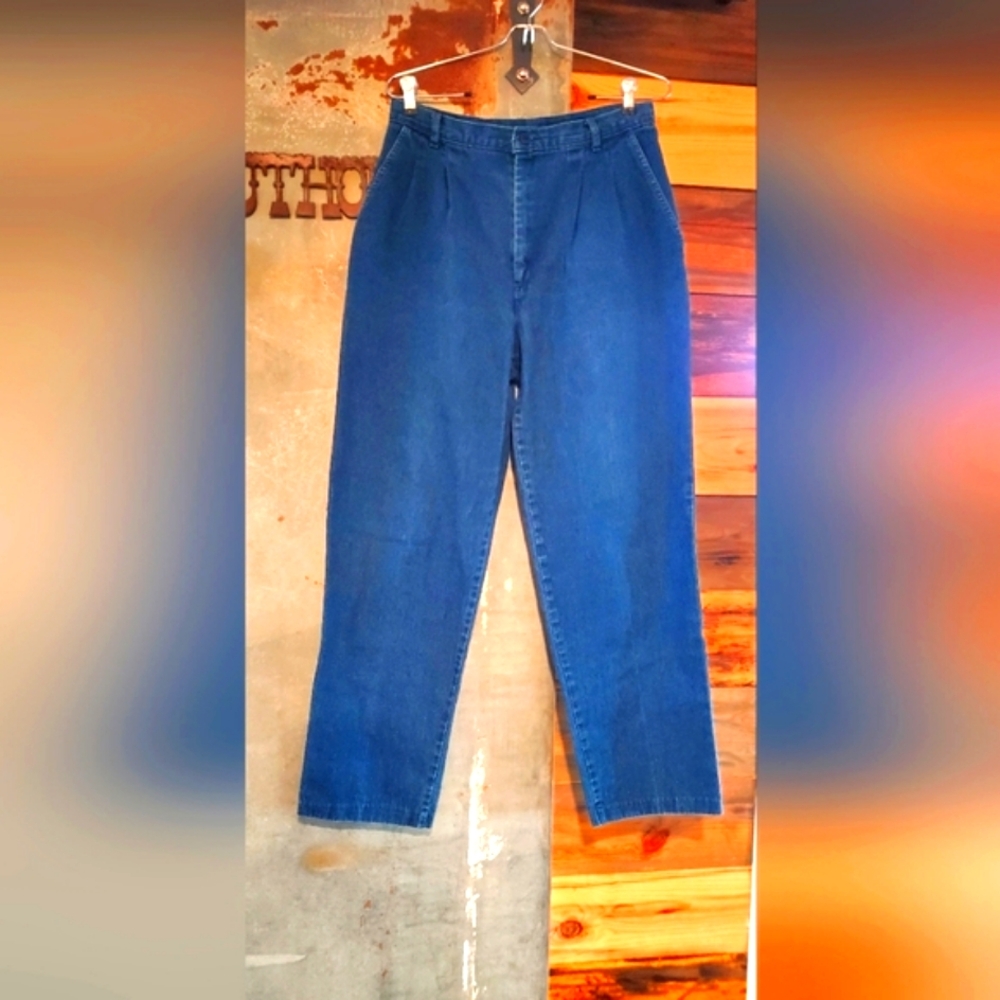 Vintage Levis WideSport Timer  Women's Jeans. Pleated, High waisted. USA